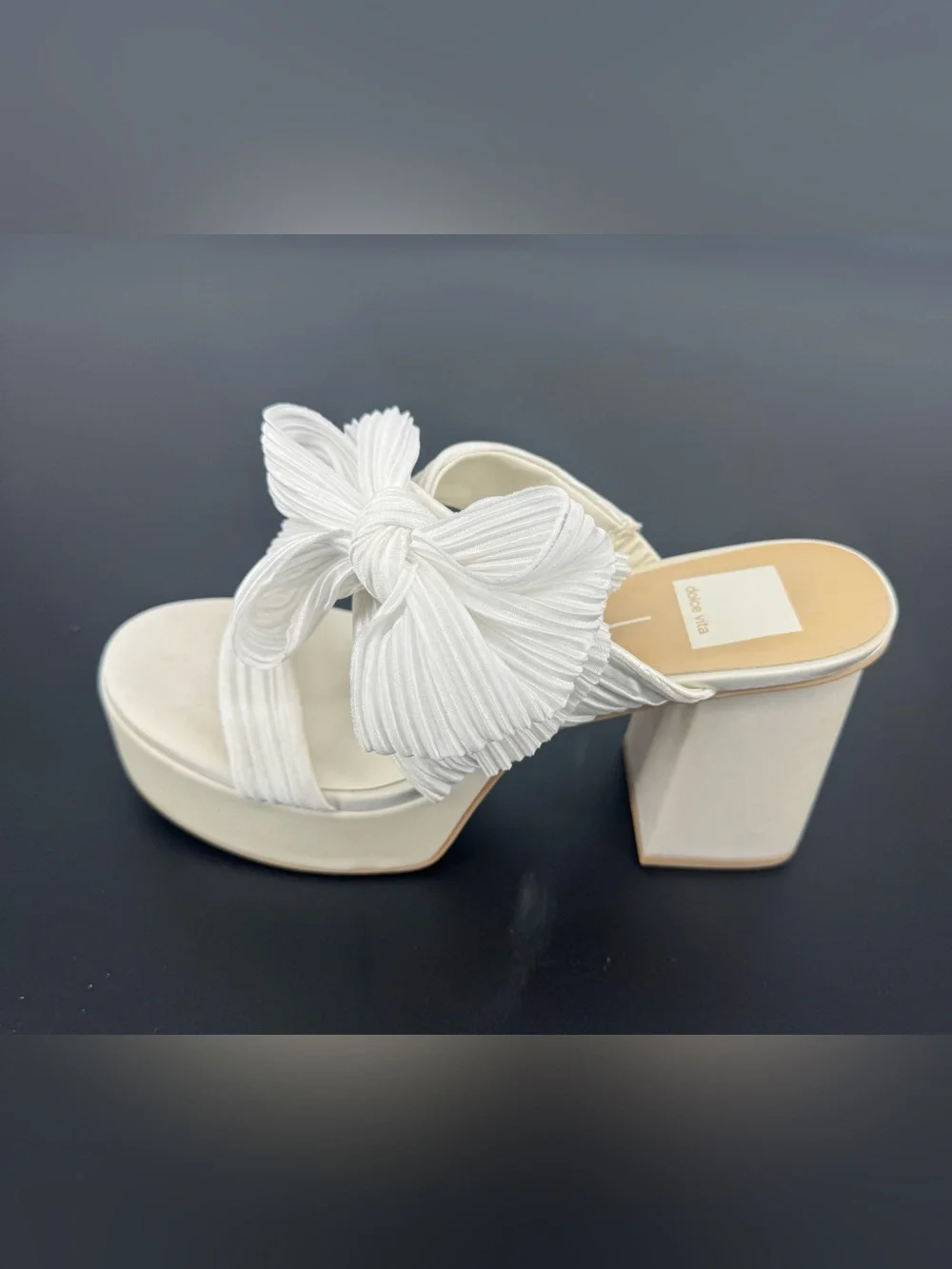 Dolce Vita elevated platform